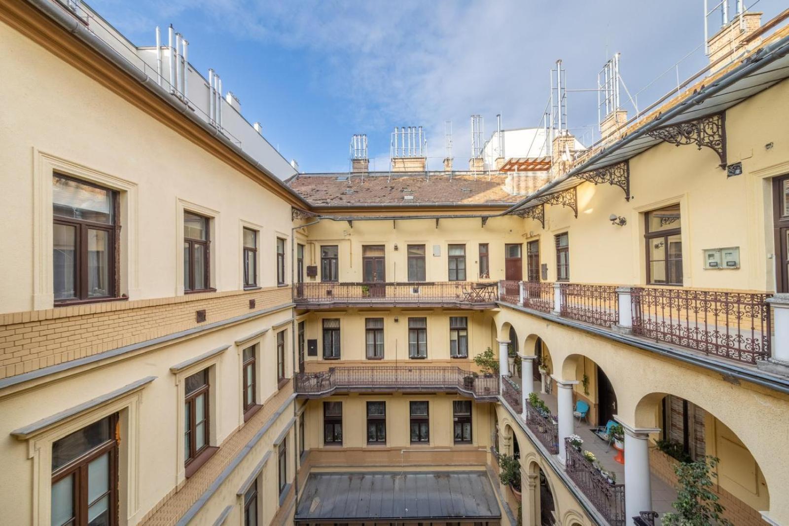 Sass Glamour Apartment Next To St Stephen Basilica S1 Budapest Extérieur photo